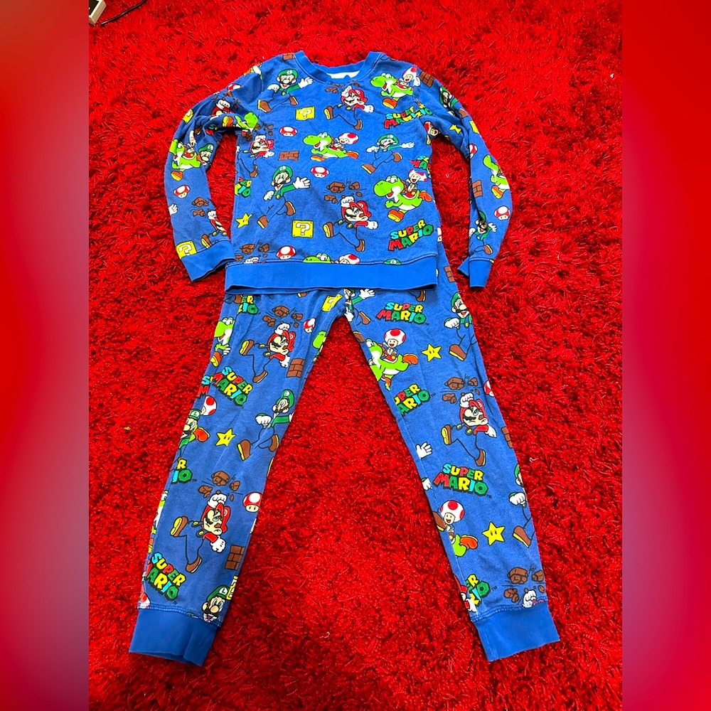 Super Mario Jogging Suit